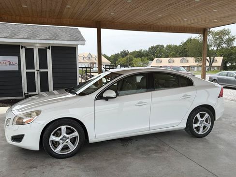 Used 2013 Volvo S60 T5 AWD/4WD image 2