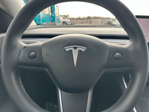 Used 2020 Tesla Model Y Long Range image 25