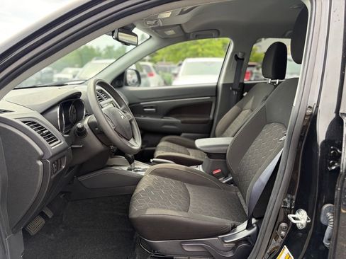 Used 2025 Mitsubishi Outlander Sport AWD image 17