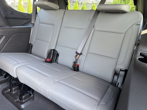 Used 2024 Chevrolet Tahoe Z71 w/ Luxury Package AWD/4WD image 33