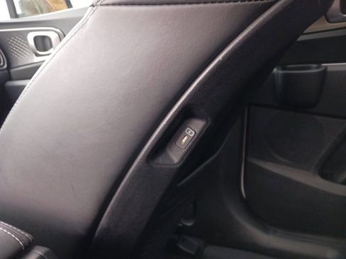 Used 2025 Kia Sorento S w/ Panoramic Sunroof Package image 36