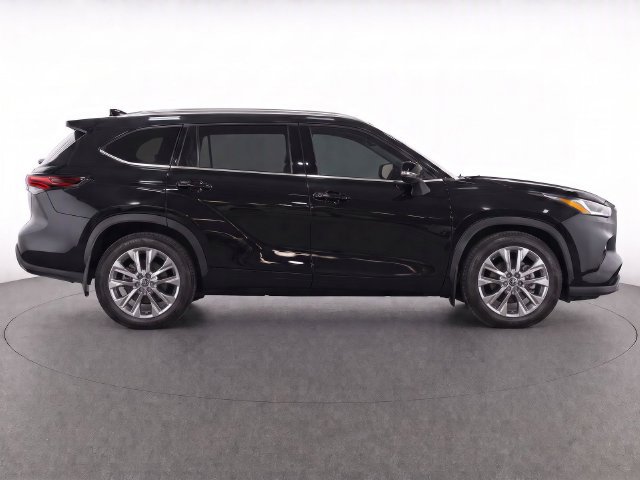 Used 2024 Toyota Highlander Limited AWD/4WD image 8