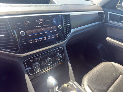 Used 2023 Volkswagen Atlas SE AWD/4WD image 22