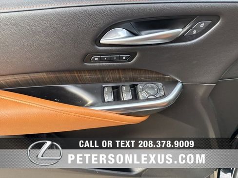 Used 2020 Cadillac XT4 Premium Luxury image 23