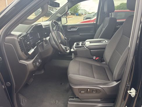 Used 2025 Chevrolet Silverado 1500 LT image 11
