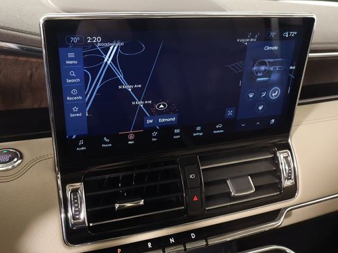Used 2022 Lincoln Navigator Reserve image 7
