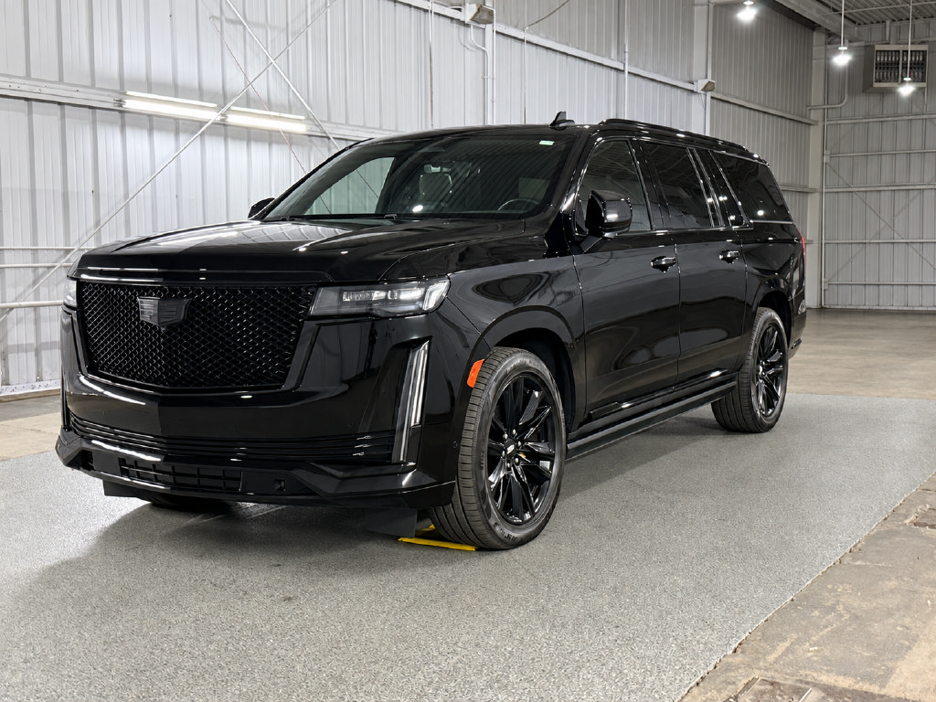 Used 2023 Cadillac Escalade ESV Sport Platinum w/ Heavy-Duty Trailer Package AWD/4WD image 1