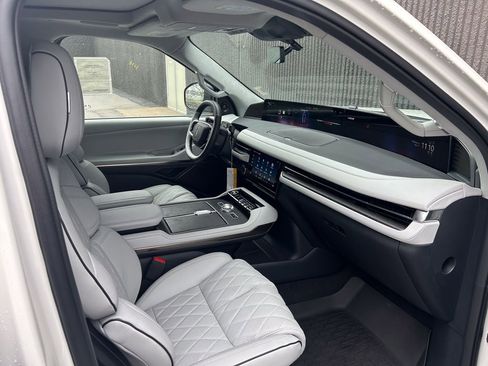 New 2026 Lincoln Navigator Black Label AWD/4WD image 28