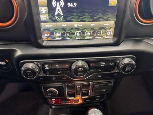 Used 2021 Jeep Gladiator Mojave AWD/4WD image 3