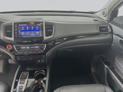 Certified 2018 Honda Pilot Touring image 20