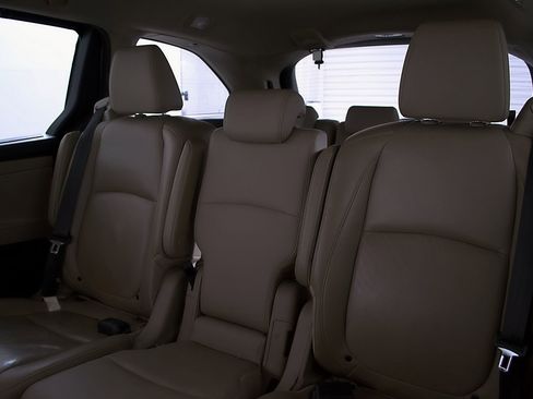 Used 2019 Honda Odyssey EX-L image 24