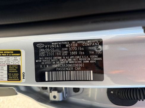 Used 2021 Hyundai Venue SEL w/ Premium Package FWD image 35