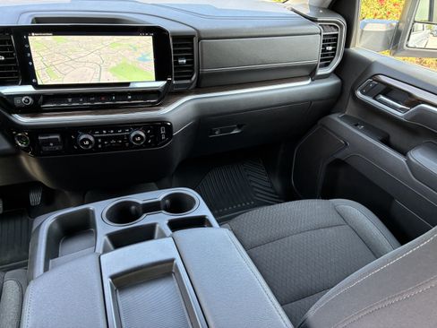 Used 2025 Chevrolet Silverado 2500 LT w/ Convenience Package AWD/4WD image 21