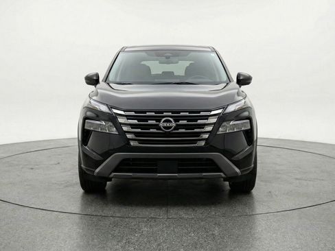 Used 2025 Nissan Rogue SV FWD image 2