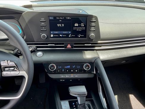 New 2025 Hyundai Elantra Blue image 9