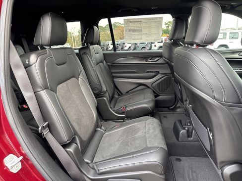 New 2025 Jeep Grand Cherokee L Altitude image 20