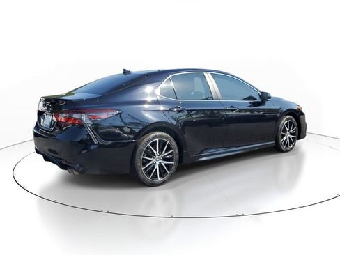 Used 2024 Toyota Camry SE FWD image 6