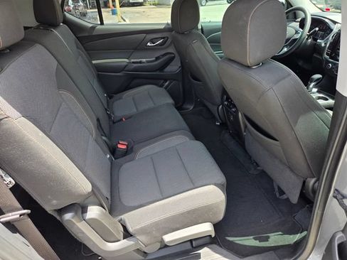 Used 2021 Chevrolet Traverse LS FWD image 15