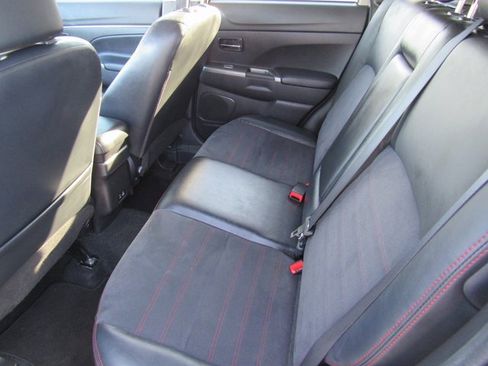 Used 2022 Mitsubishi Outlander Sport SE image 7