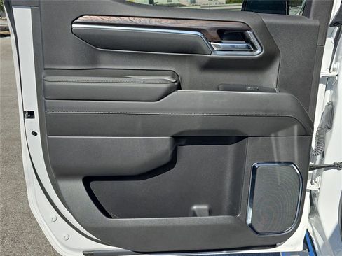 Used 2024 GMC Sierra 1500 SLT w/ SLT Premium Plus Package image 17