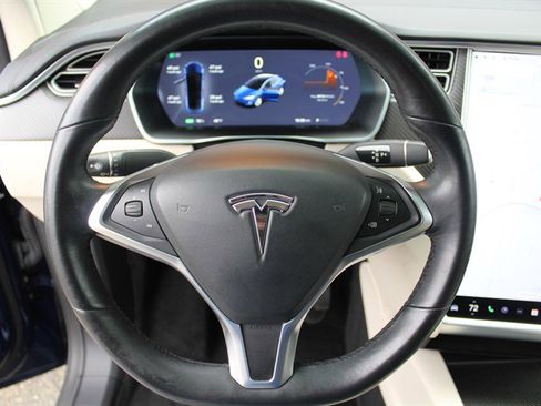 Used 2018 Tesla Model X 100D image 17