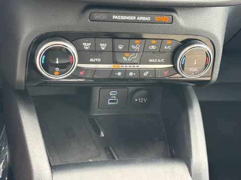 Used 2022 Ford Escape Titanium w/ Titanium Premium Package image 23