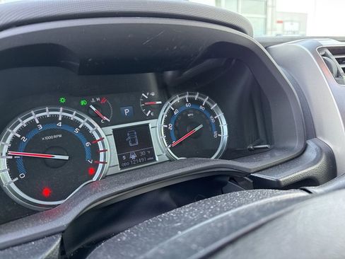 Used 2016 Toyota 4Runner SR5 Premium image 16