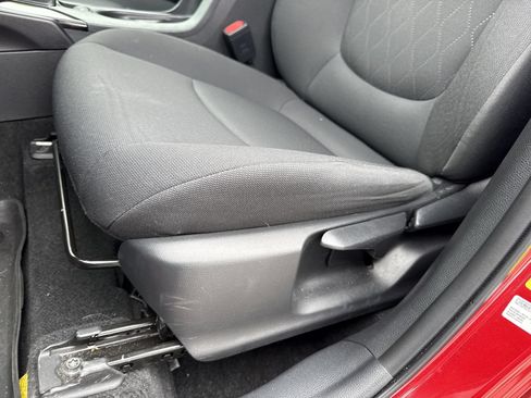 Used 2022 Toyota Corolla Cross LE FWD image 17