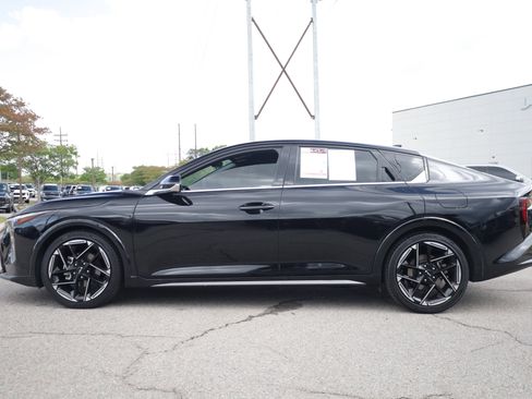 Used 2025 Kia K4 GT-Line w/ GT-Line Sunroof Package FWD image 2