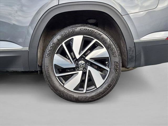 Used 2024 Volkswagen Atlas SEL AWD/4WD image 30