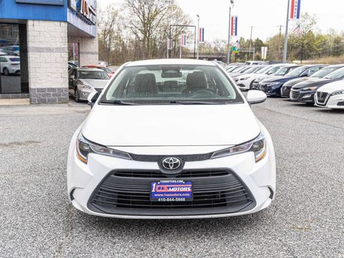 Used 2023 Toyota Corolla LE image 2