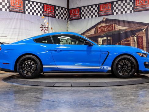 Used 2017 Ford Mustang Shelby GT350 w/ Electronics Package RWD image 5