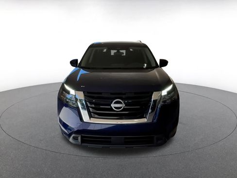 Used 2025 Nissan Pathfinder SV image 4
