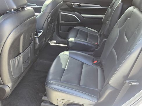 Used 2022 Kia Telluride S FWD image 12