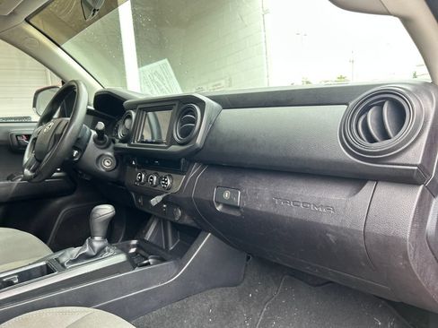 Used 2017 Toyota Tacoma SR w/ SR Convenience Package RWD image 15