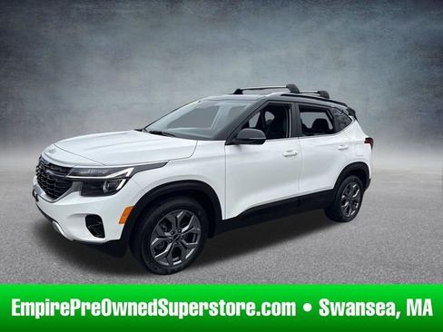 Used 2024 Kia Seltos S AWD/4WD image 1