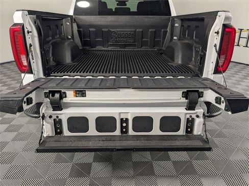 Certified 2025 GMC Sierra 1500 SLT image 28