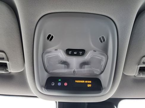 Used 2025 Chevrolet TrailBlazer LT w/ LT Cold Weather Package image 33