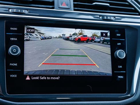 Used 2024 Volkswagen Tiguan SEL R-Line image 24