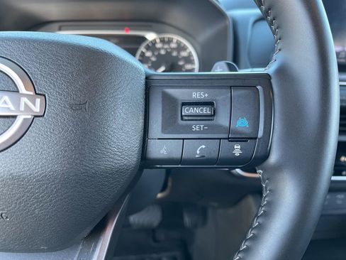 Used 2025 Nissan Rogue SV image 19