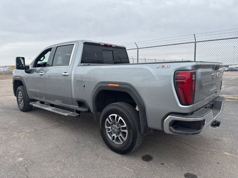 Used 2025 GMC Sierra 3500 SLT image 5