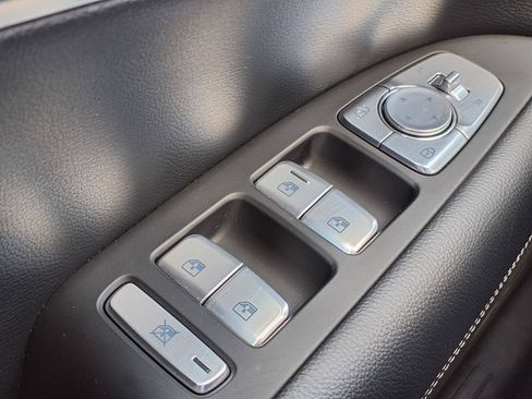 Used 2025 Genesis G70 2.5T AWD/4WD image 14