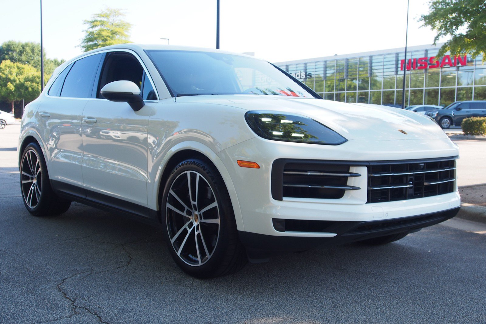Used 2024 Porsche Cayenne AWD/4WD image 1