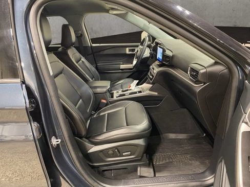 Certified 2023 Ford Explorer XLT w/ Equipment Group 202A AWD/4WD image 20