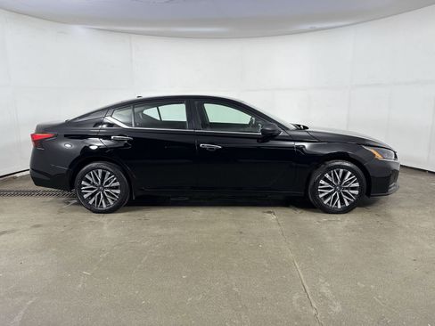 Certified 2024 Nissan Altima 2.5 SV image 36