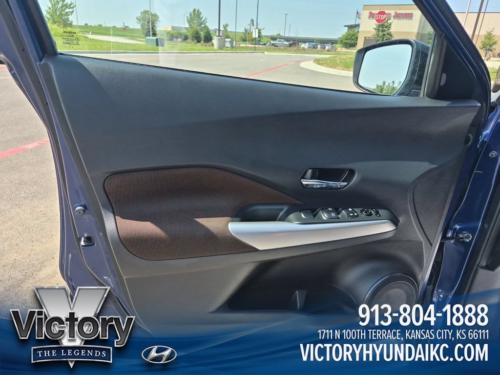 Used 2019 Nissan Kicks SR FWD image 10
