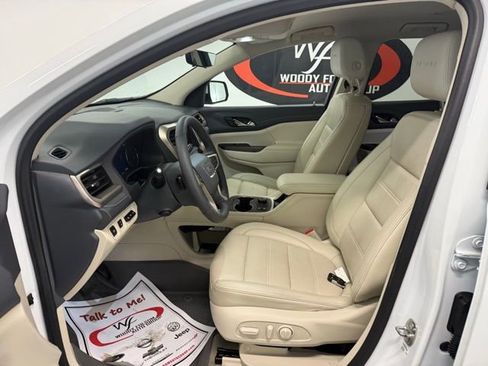 Used 2023 GMC Acadia Denali w/ Denali Technology Package image 11