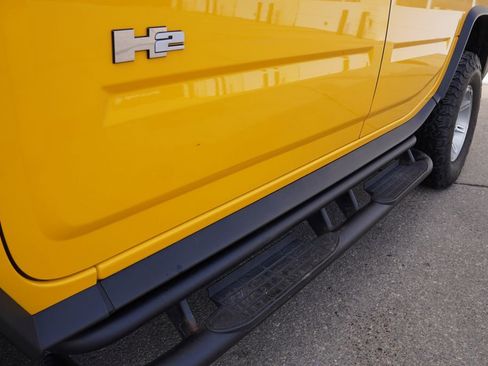 Used 2004 HUMMER H2 w/ Preferred Equipment Group image 15