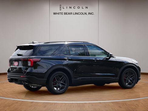 Used 2025 Ford Explorer ST AWD/4WD image 5