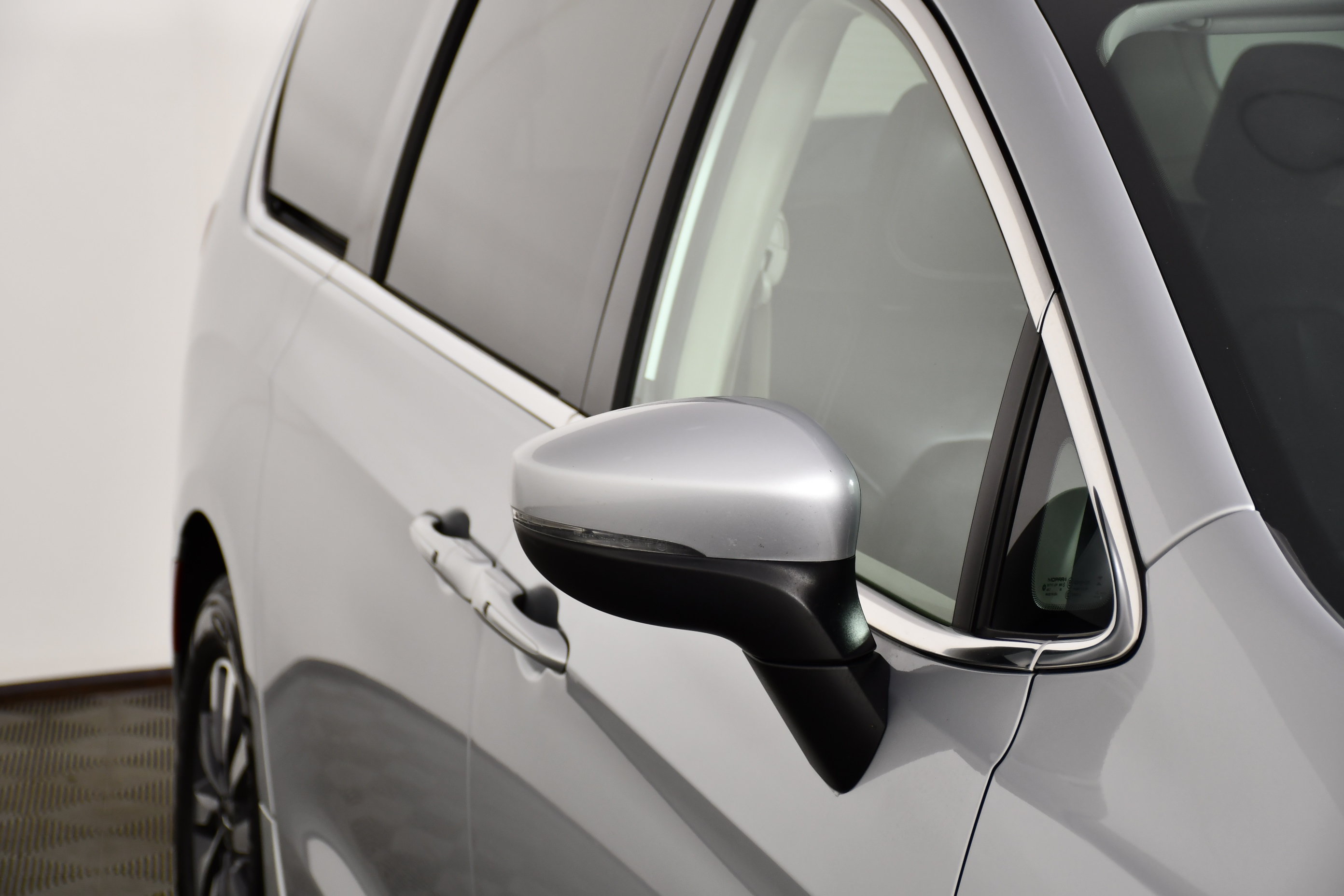 Used 2023 Chrysler Pacifica Touring-L FWD image 14